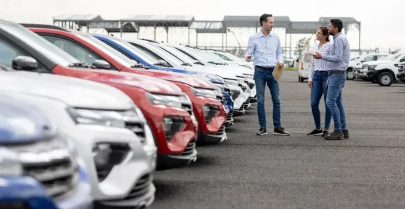 Trova la tua auto usata su motors.secarepay.com